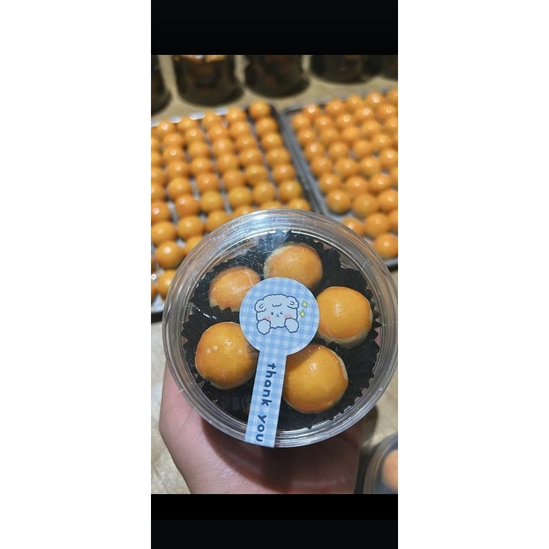 

Golden Nastar Premium