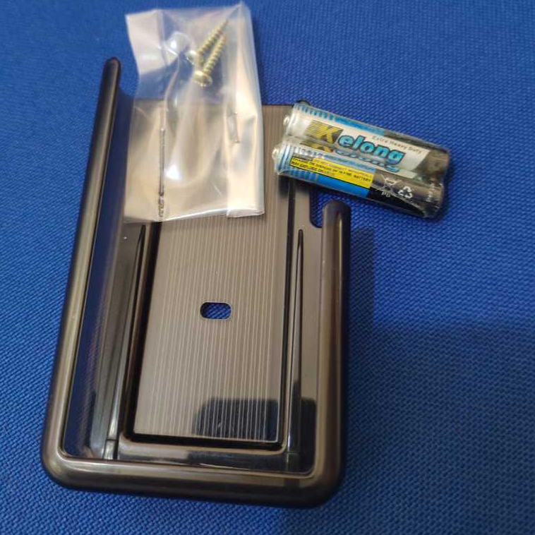 Dudukan remot + batu batre / Tempat Remot