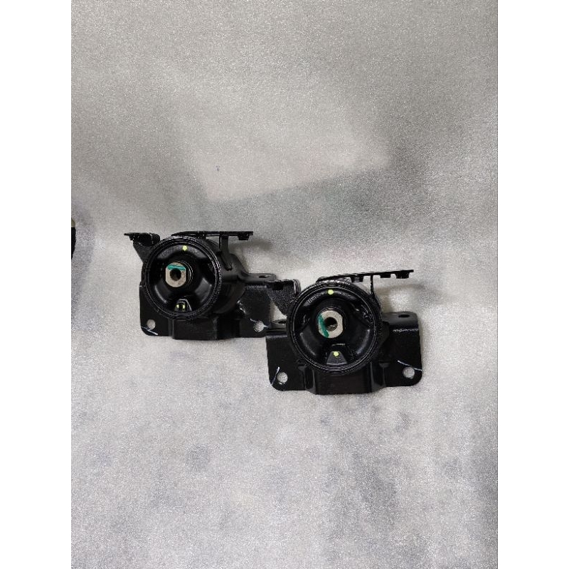 engine mounting kiri Suzuki ertiga manual matic matik original