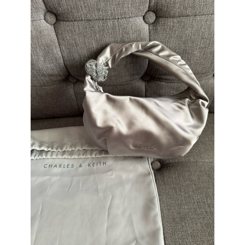 [PL 1X PAKAI] Charles & Keith tas silver (beli diharga 1.099k)
