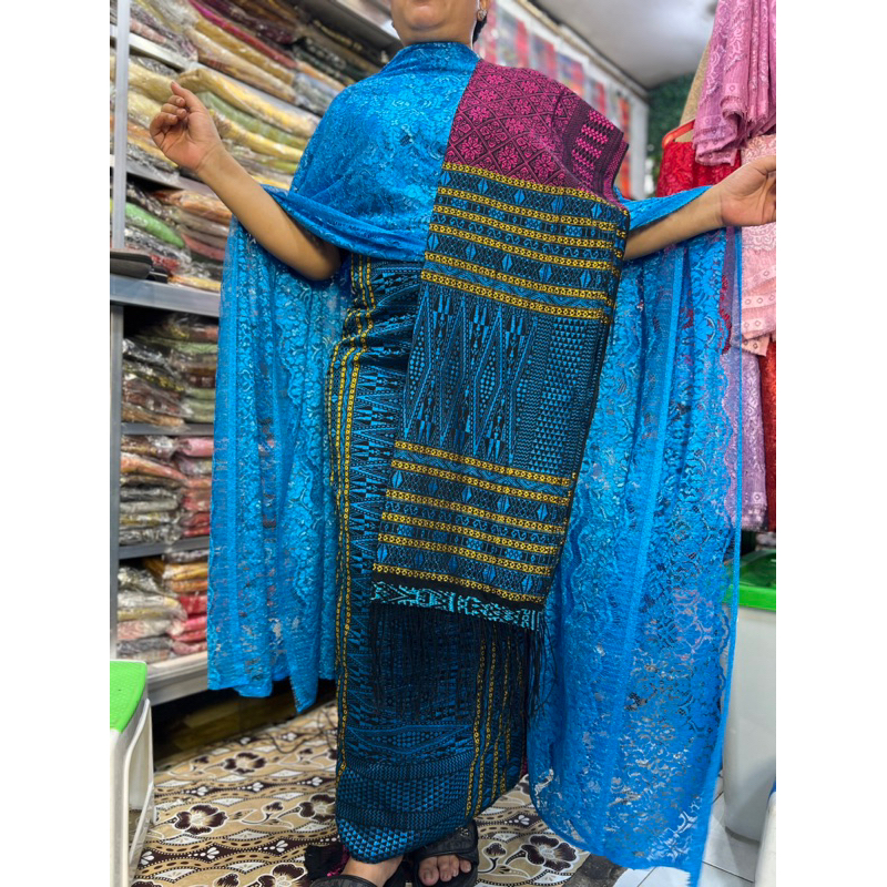 Tumtuman tanpa sambung tts tidak termasuk kebaya