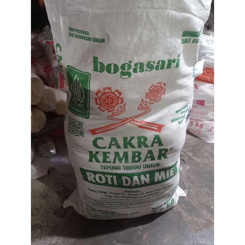 

tepung cakra curah/tepung segitiga biru curah/tepung lencana merah