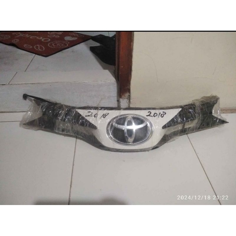 GRILL YARIS 2018