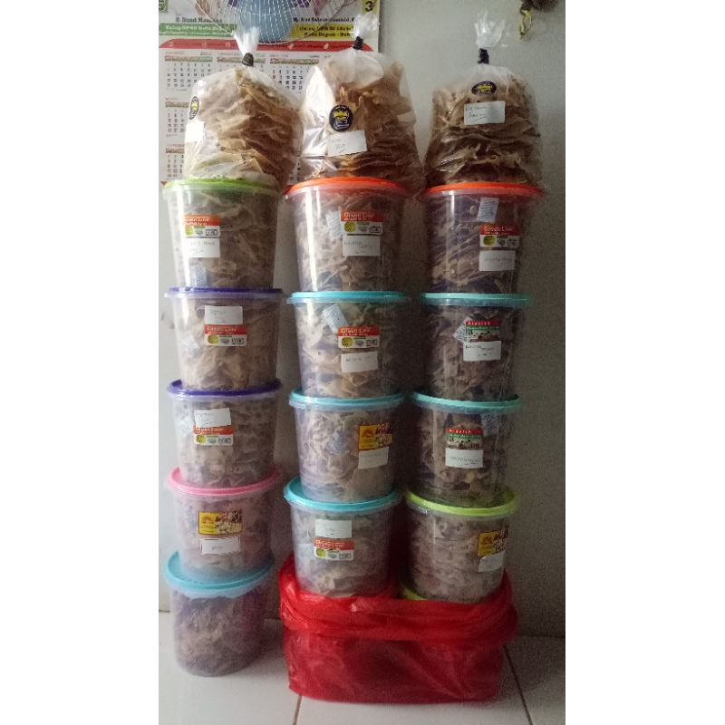 

anekarempeyekvariasikacangtanah,kacangijo,udangrebon,enak,gurih,renyah