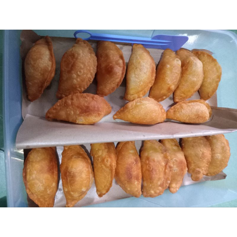 

PASTEL (ISI AYAM SUWIR, ISI AYAM KECAP)