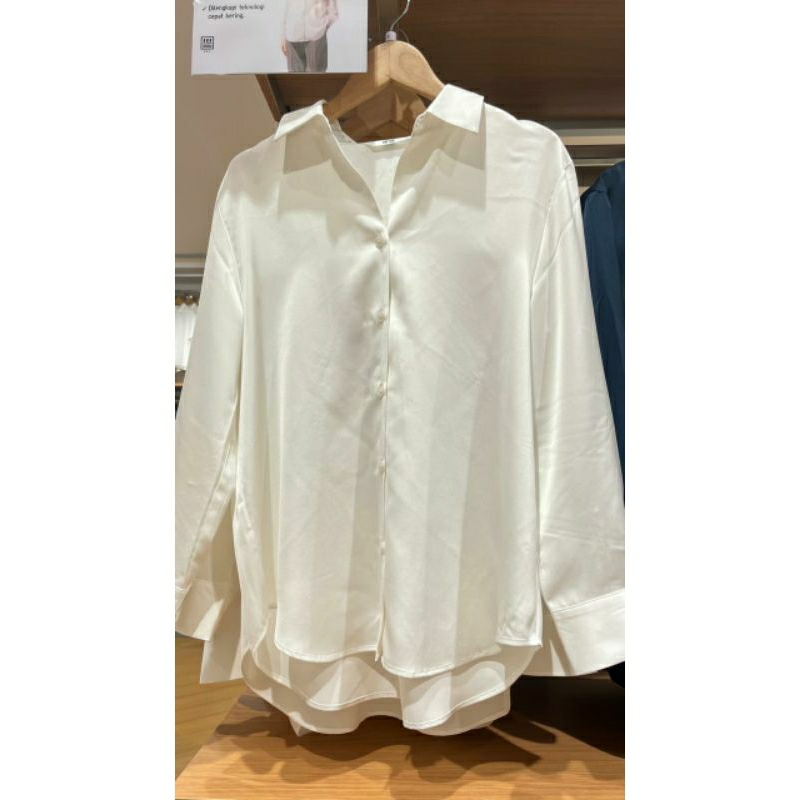 BlusSatinUNIQLO