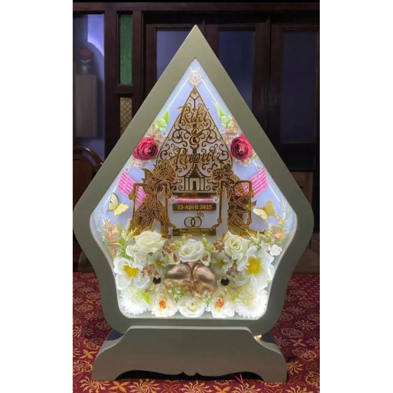 Bingkai mahar pernikahan kayu - mahar gunungan - mahar wayang gunungan