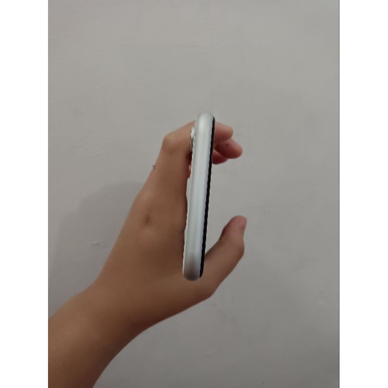 WTS IPHONE XR 64GB SECOND WIFI ONLY