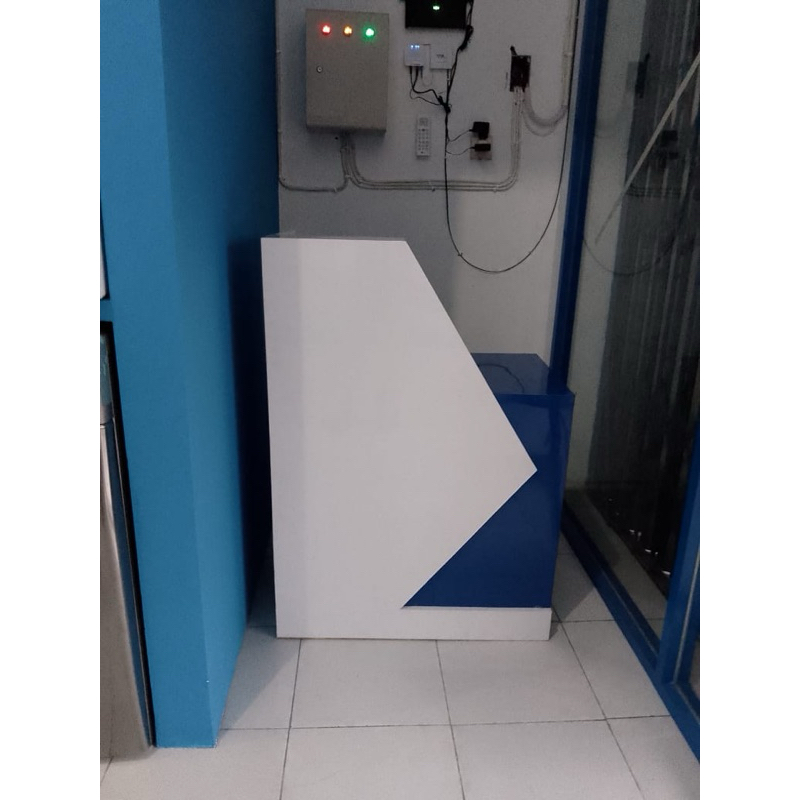 Meja kasir / meja resepsionis mini