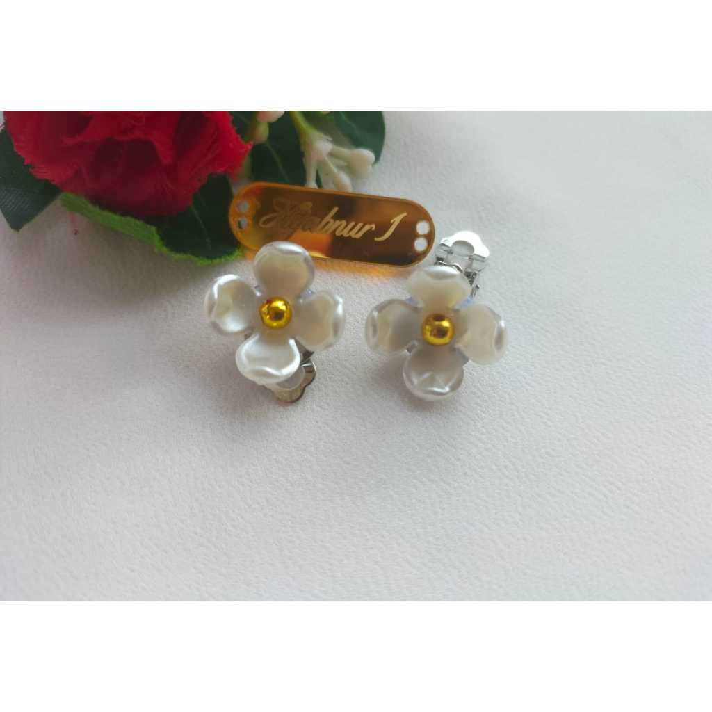 Hijabnur1 -Sepasang  Anting Klip Hijab Bunga Kecil/Anting Jepit Handmade HN3