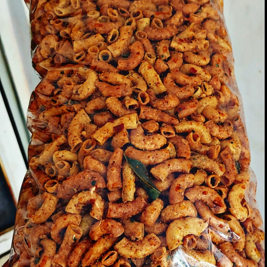 

makaroni kriuk 1kg extra pedas daun jeruk