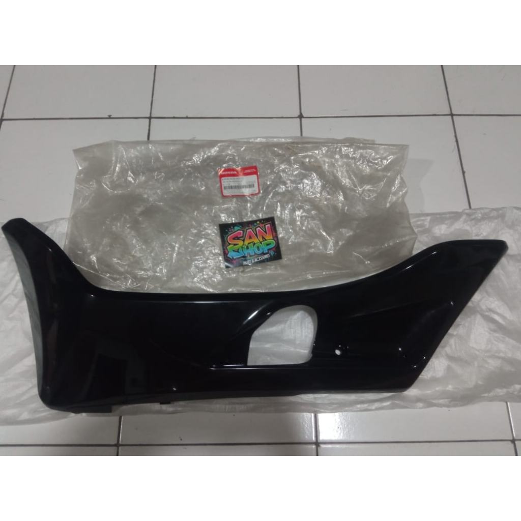 FLOOR KIRI HITAM PCX CBU 150 LED 2014-2017, COVER L SIDE 64432K35V00ZD
