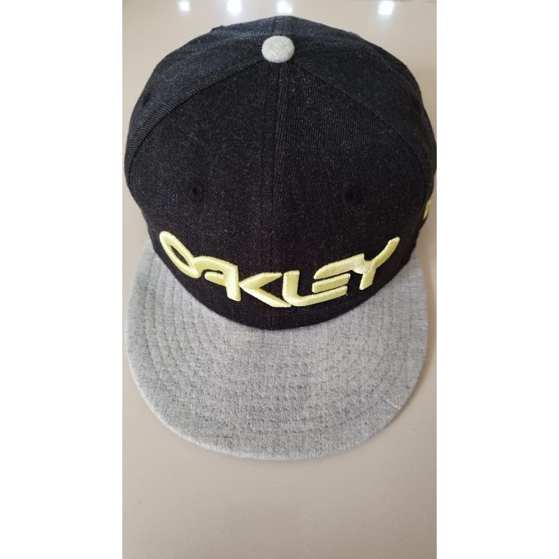 Topi Oakley New Era Original