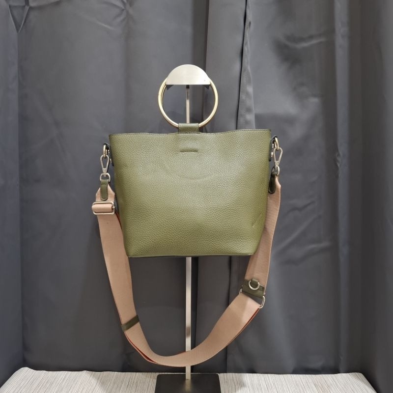 Della Stella Bucket Bag Slingbag Kulit Asli in Green