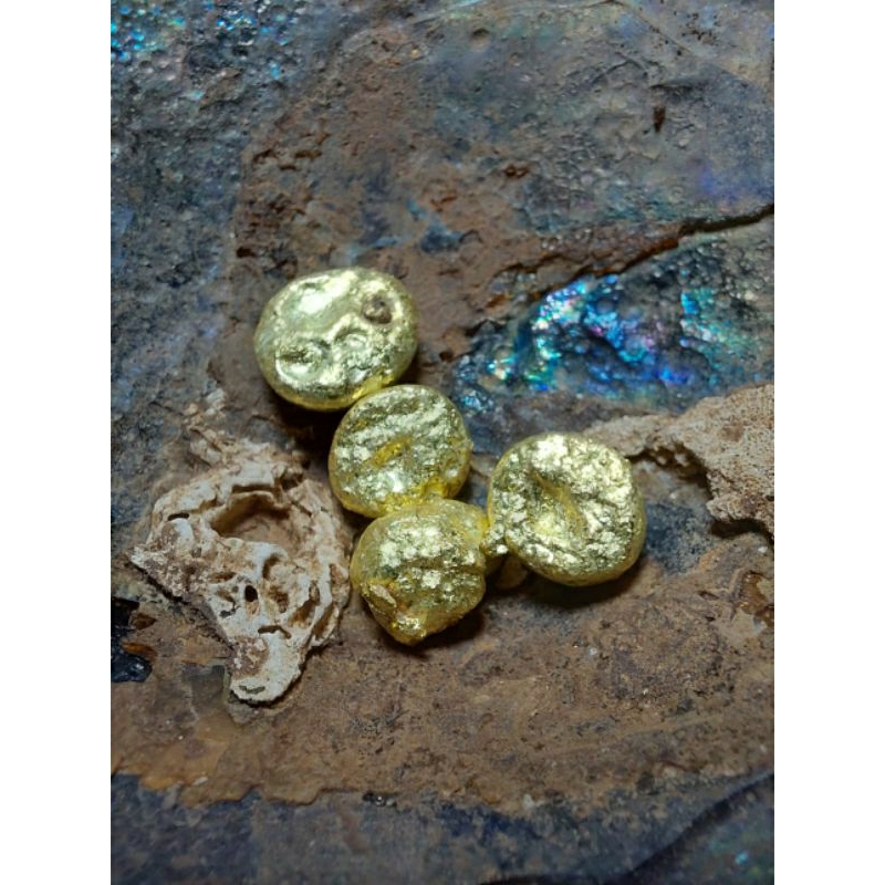 barang kuno logam emas temuan sungai