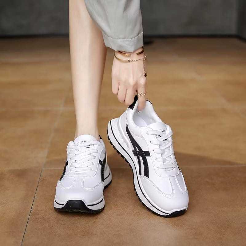 STOK TIPIS RUKA Sepatu Putih Wanita Model Korea Sepatu Wanita Casual Terbaru Sepatu Sporty