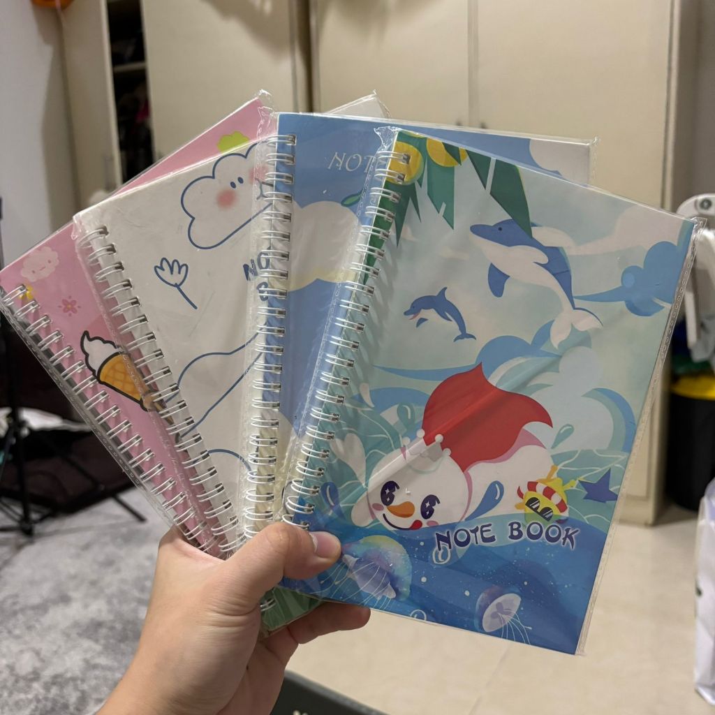 

buku note book a5 mixue isi 4 varian berbeda