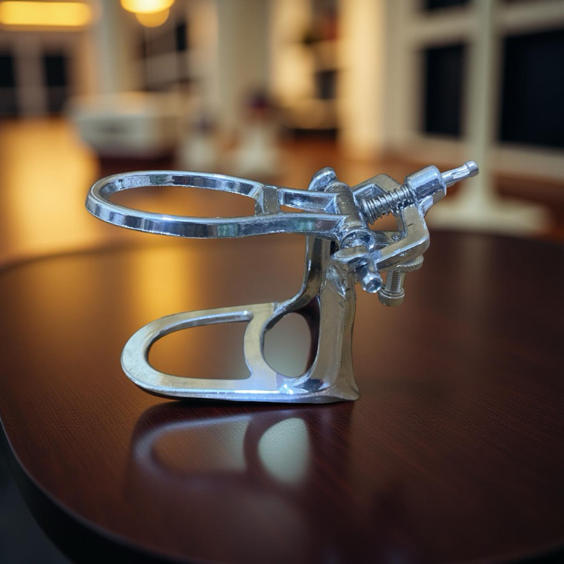 akudator alat setelan gigi palsu