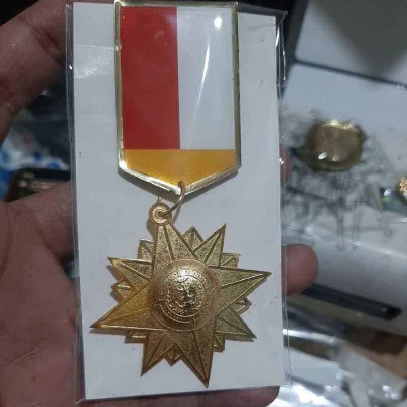 pin poltekpel sumbar merah putih