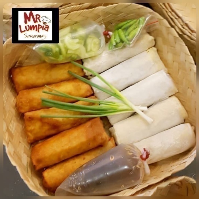 

Lumpia Semarang - uk Besar (Paket Besek isi 10 biji)