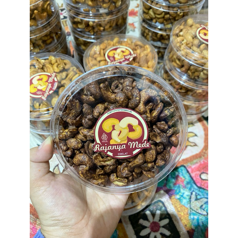 

Kacang Mede Coklat