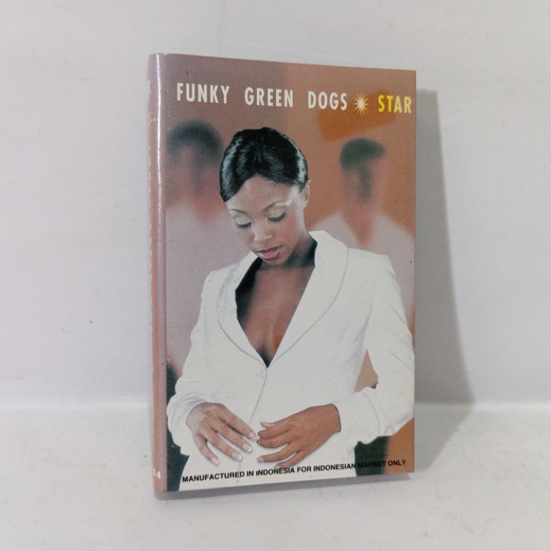 Kaset Funky Green Dogs - Star