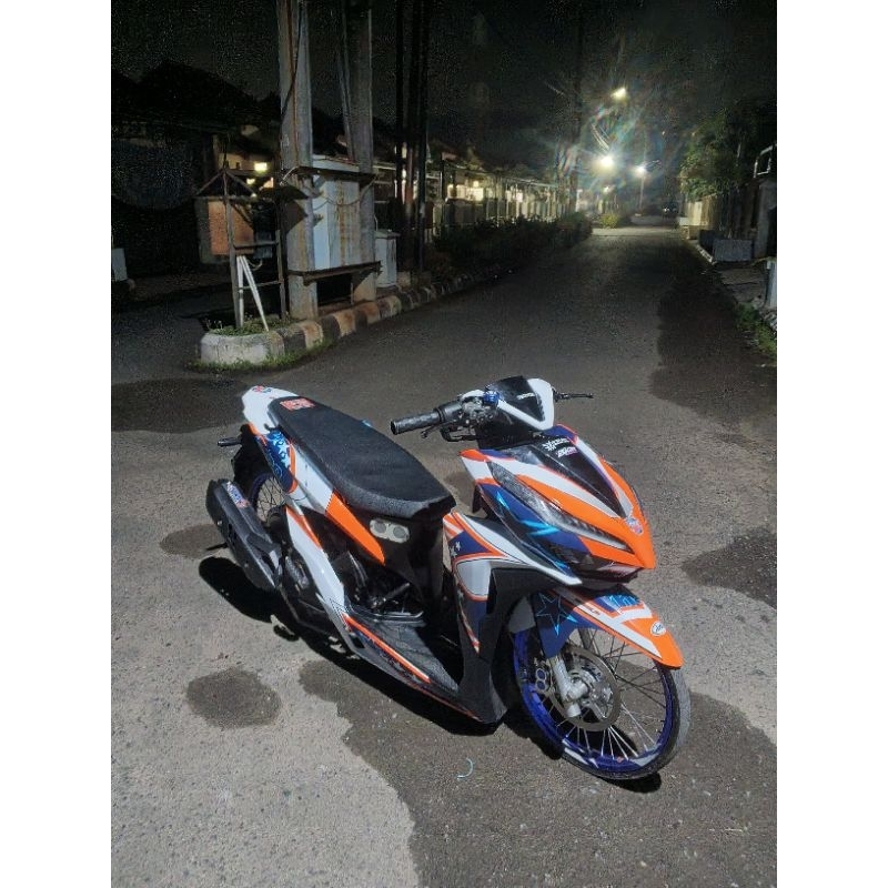 STRIPING DECAL FULL BODY HALUS HONDA VARIO LED NEW GEN 1 MOTIF HELM ARAI