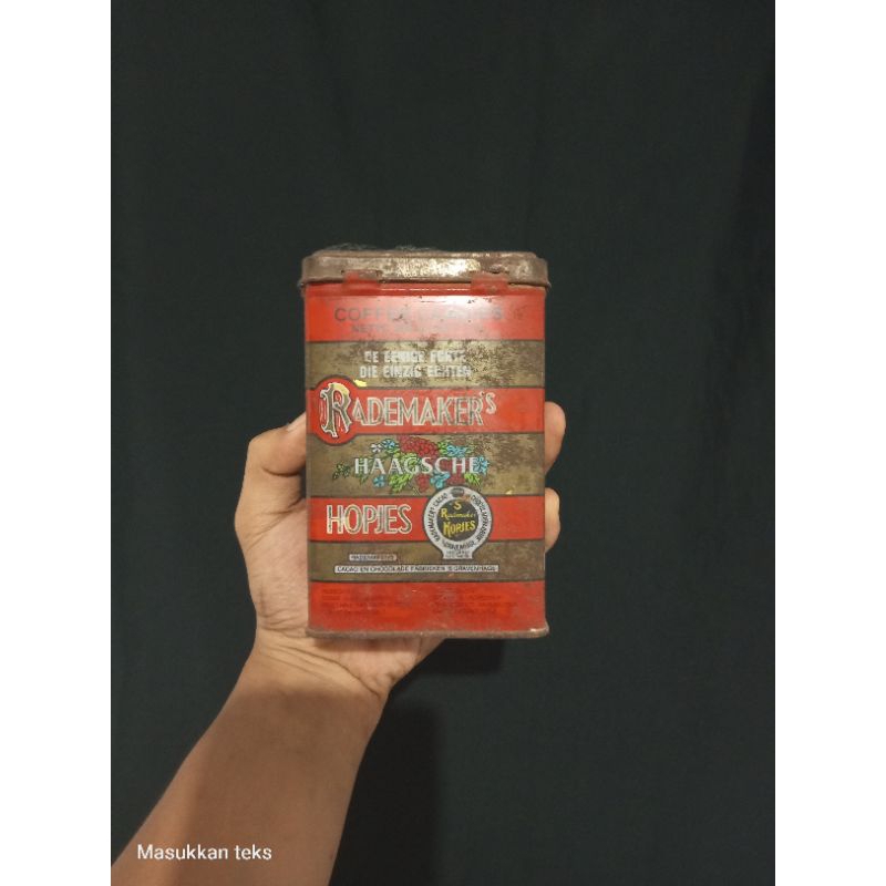 

Kaleng Biskuit Antik
