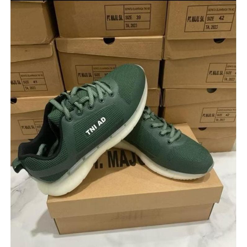 Sepatu olahraga TNI ad terbaru