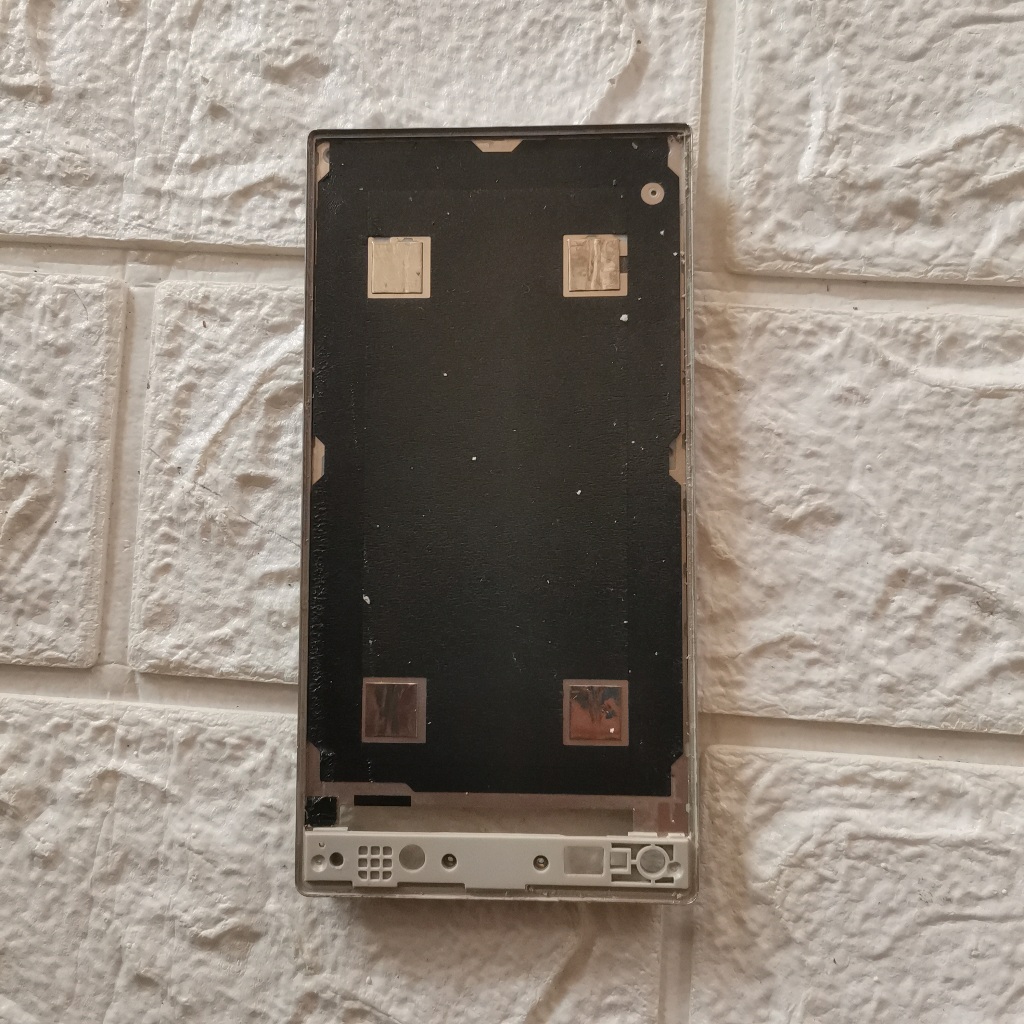 Frame Sharp Aquos crystal - SH305 Tatakan LCD Original Copotan - Dudukan Layar HP