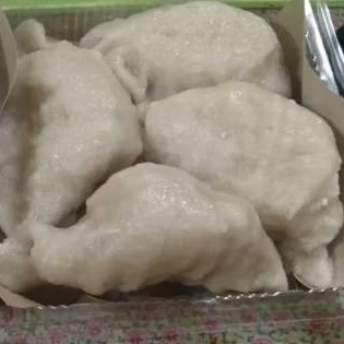 

pempek kapal selam kakap jumbo,isi 1 telor, 1pc. bessaak
