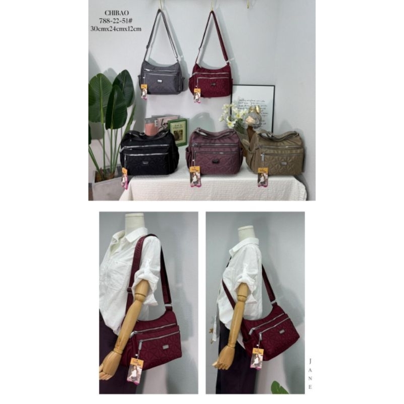 Produk terbaik.. Tas selempang Wanita banyak resleting kualitas original
