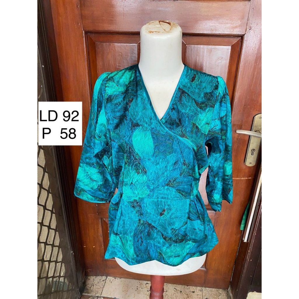 Atasan Wanita Vintage V Neck Peplum Top - preloved