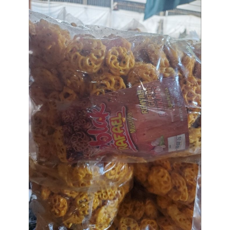 

KERUPUK SEBLAK RAFAEL