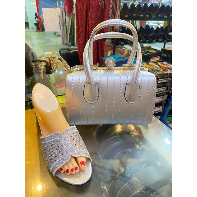 PAKET HANTARAN PENGANTIN PAKET PESTA SILVER SENDAL PESTA TAS PESTA SILVER 7525