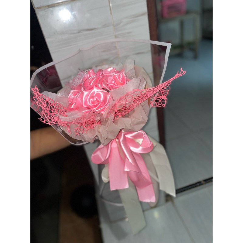 BOUQUET BUKET BUNGA SATIN 5 TANGKAI