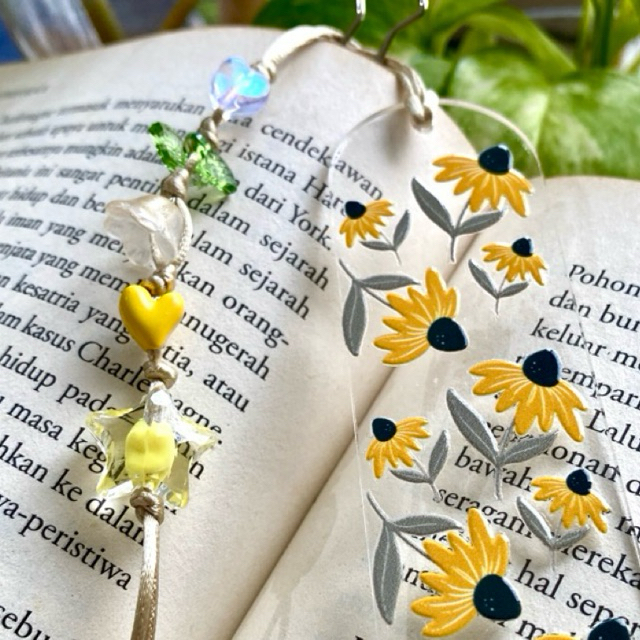 

Acrylic Bookmark - Pembatas Buku Akrilik desain unik (uk. 3cmx15cm)