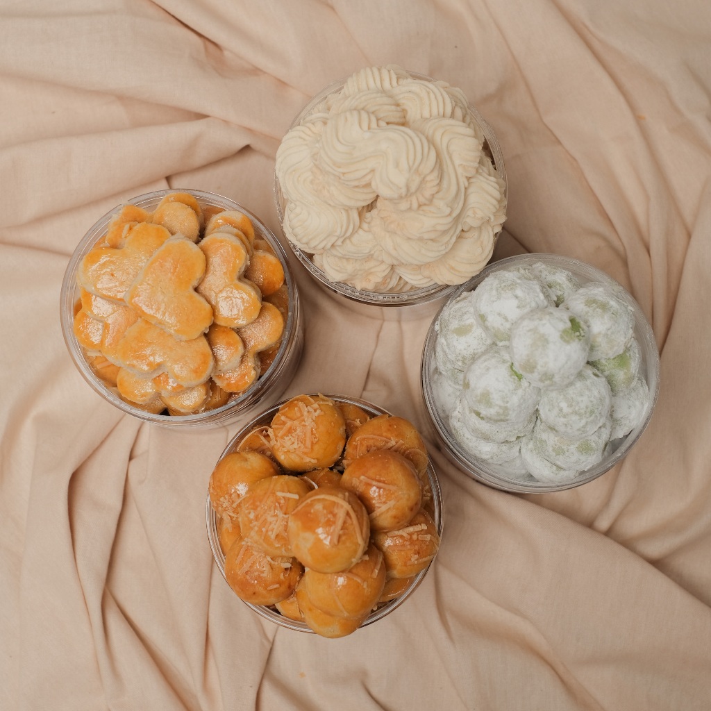 

Bakaranandia - Paket 4 Toples Kue Nastar, Salju Pandan, Kacang & Sagu Keju - Paket Hemat Shopee