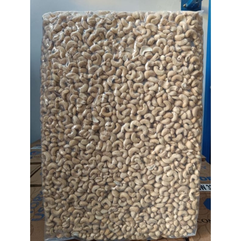 

Kacang Mede utuh mentah super