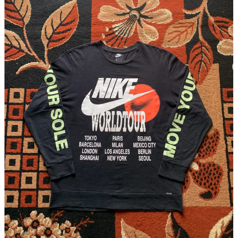 kaos nike world tour second