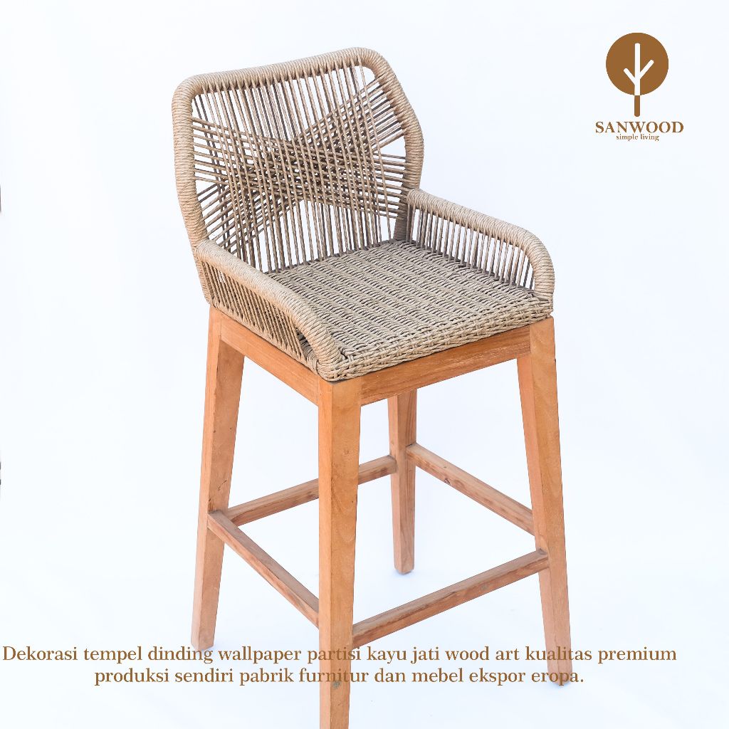 Kursi Bar dengan dudukan Rotan Sintetis