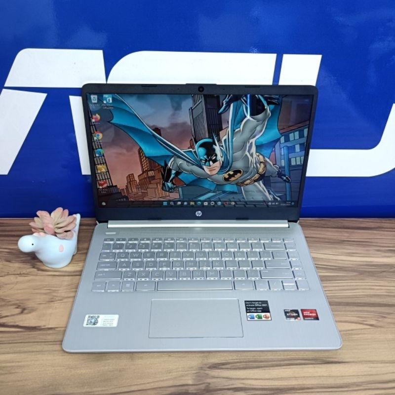 LAPTOP HP 14S FQ1032AU AMD RYZEN 3-5300U RAM 8GB SSD 512GB LAYAR 14.0 FHD KEYBOARD BACKLIGHT BERGARA