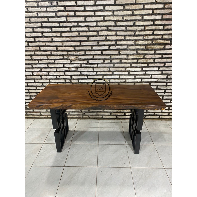 Meja trembesi kaki besi kotak