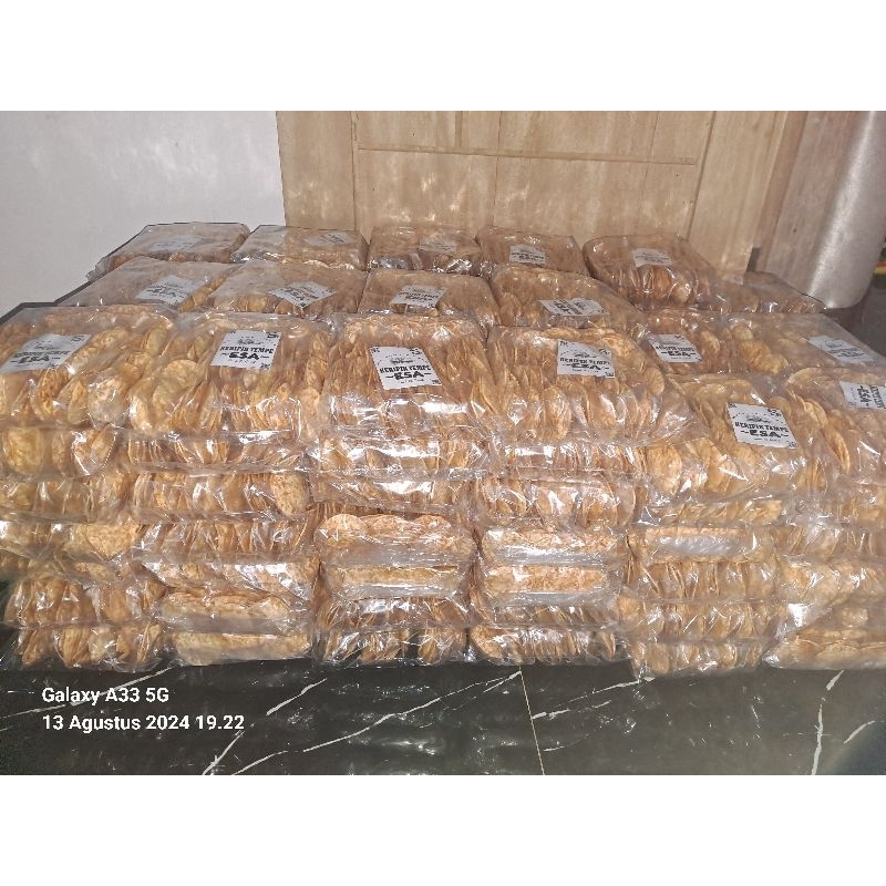 

keripik tempe 1 pack isi 10 pics