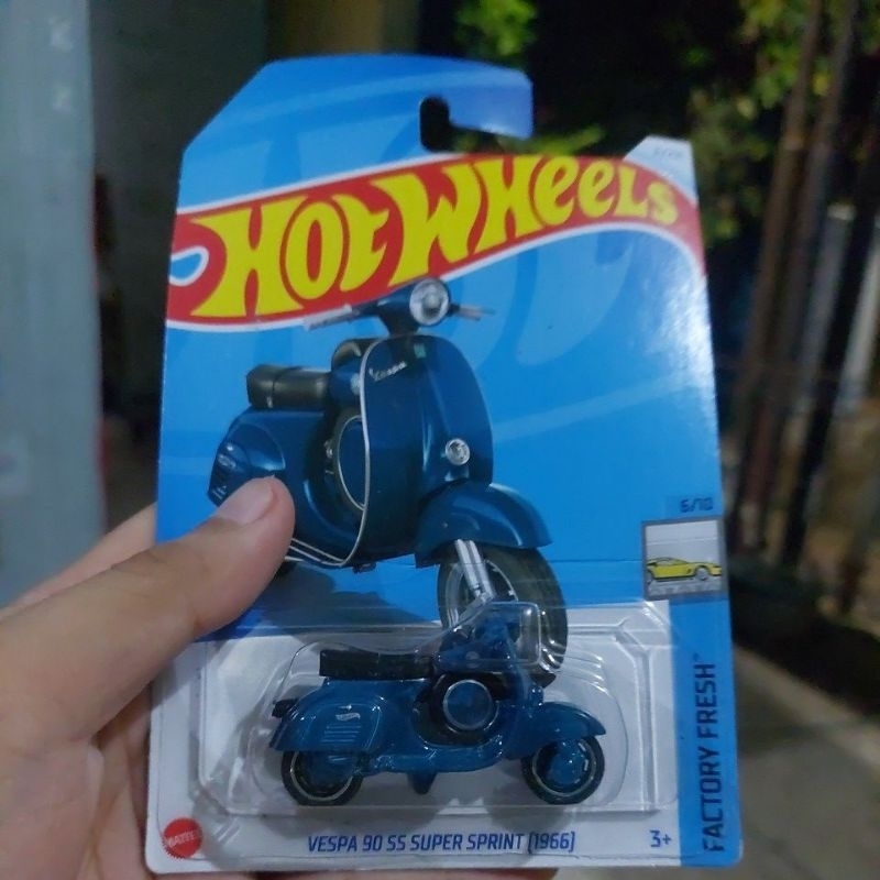 Vespa 90 ss super sprint [1966] hotwheels
