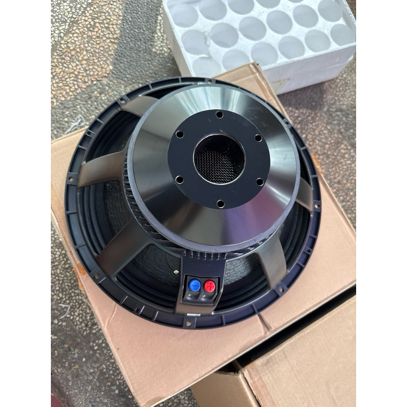 speaker spiker Crimson 18" CR 18-P 400 grade A