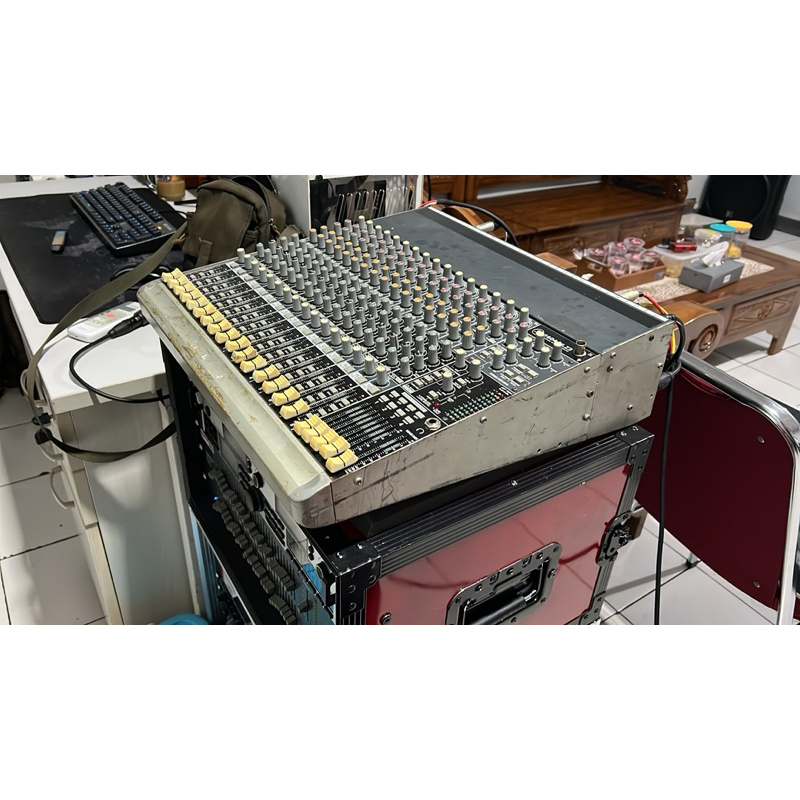 Mixer Mackie 1604 VLZ3