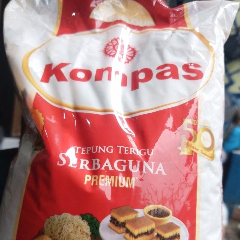 

TEPUNG TERIGU PROTEIN SEDANG PREMIUM MERK KOMPAS KEMASAN 1KG