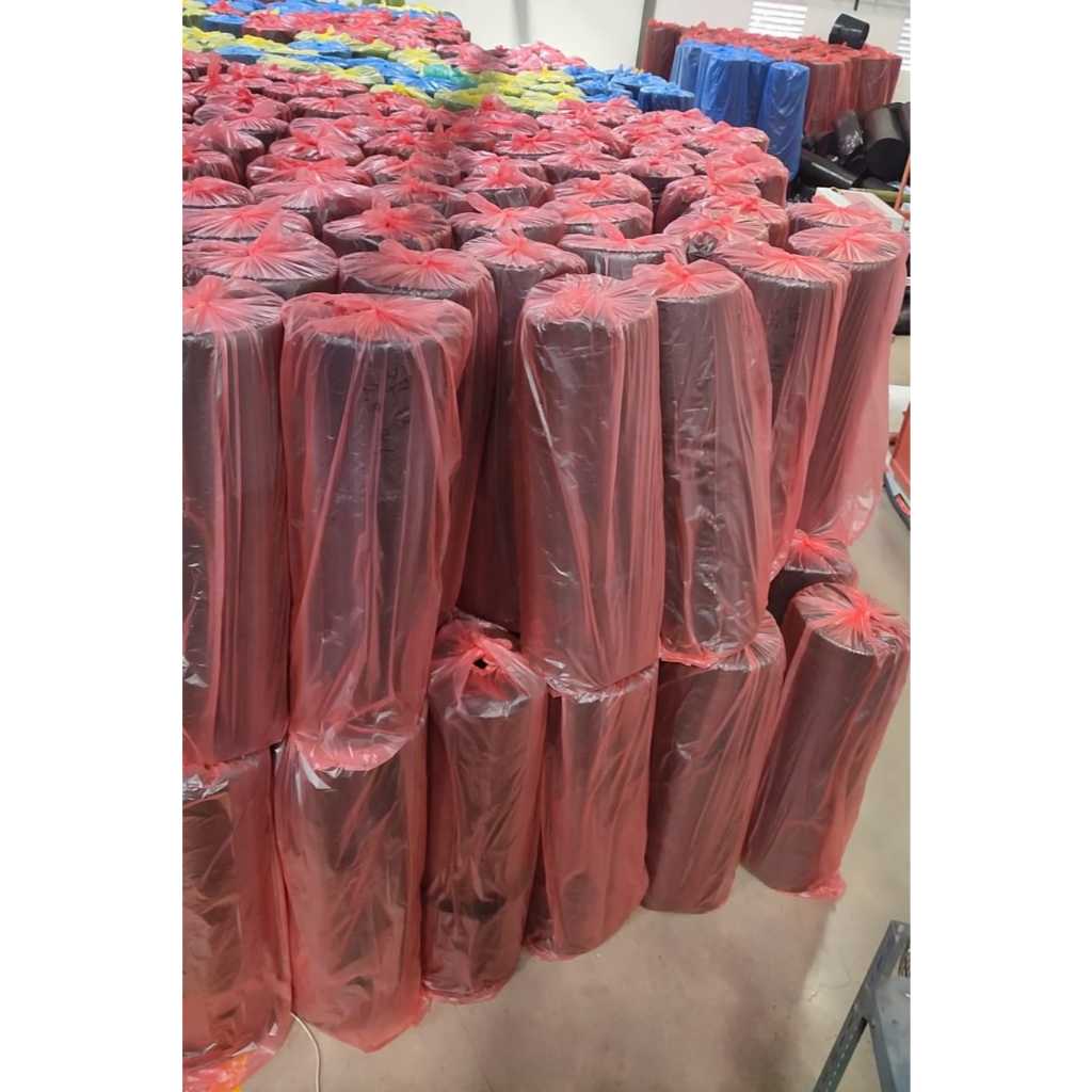 

Bubble Wrap Lebar Warna Putih Hitam Ukuran 1,25m X 50 M (1 Roll) tanpa CORE