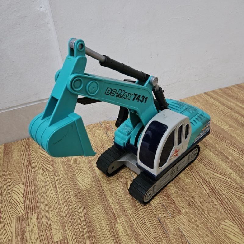 preloved Excavator Beko daesung shovel mainan truk konstruksi